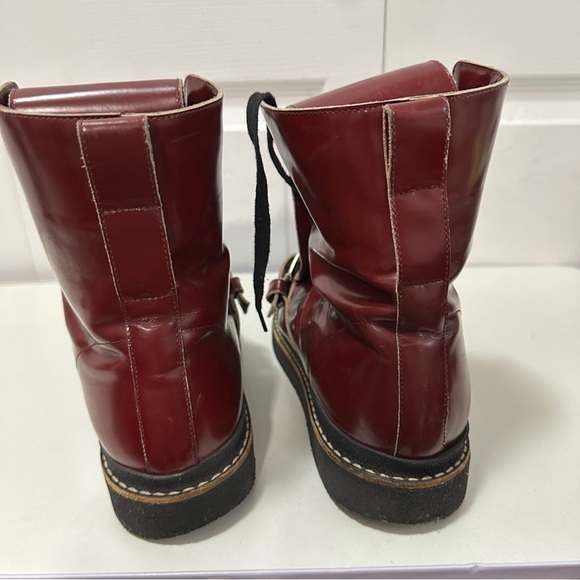 Stylish Men's Red Leather Boots - Picture 5 of 10